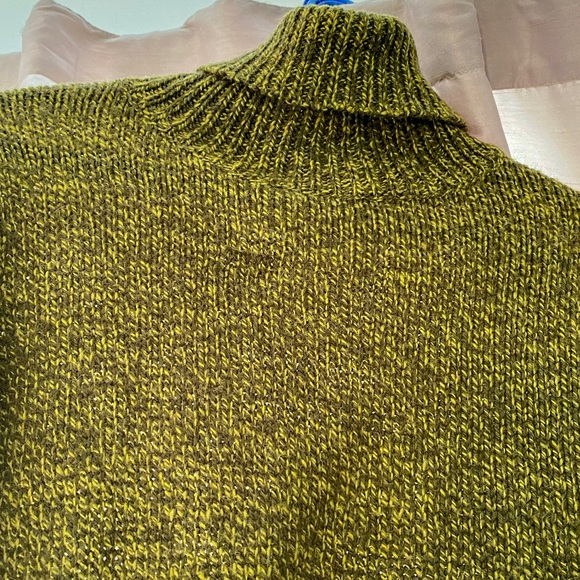 Vintage Nevada Turtleneck Bell sleeve Green Sweater - Picture 4 of 5
